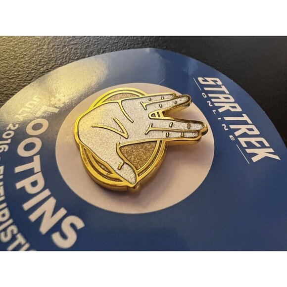 Star Trek Online Lootpins July 2016 Futuristic TM CBS Brooch Pin Collectible NEW - Picture 5 of 6
